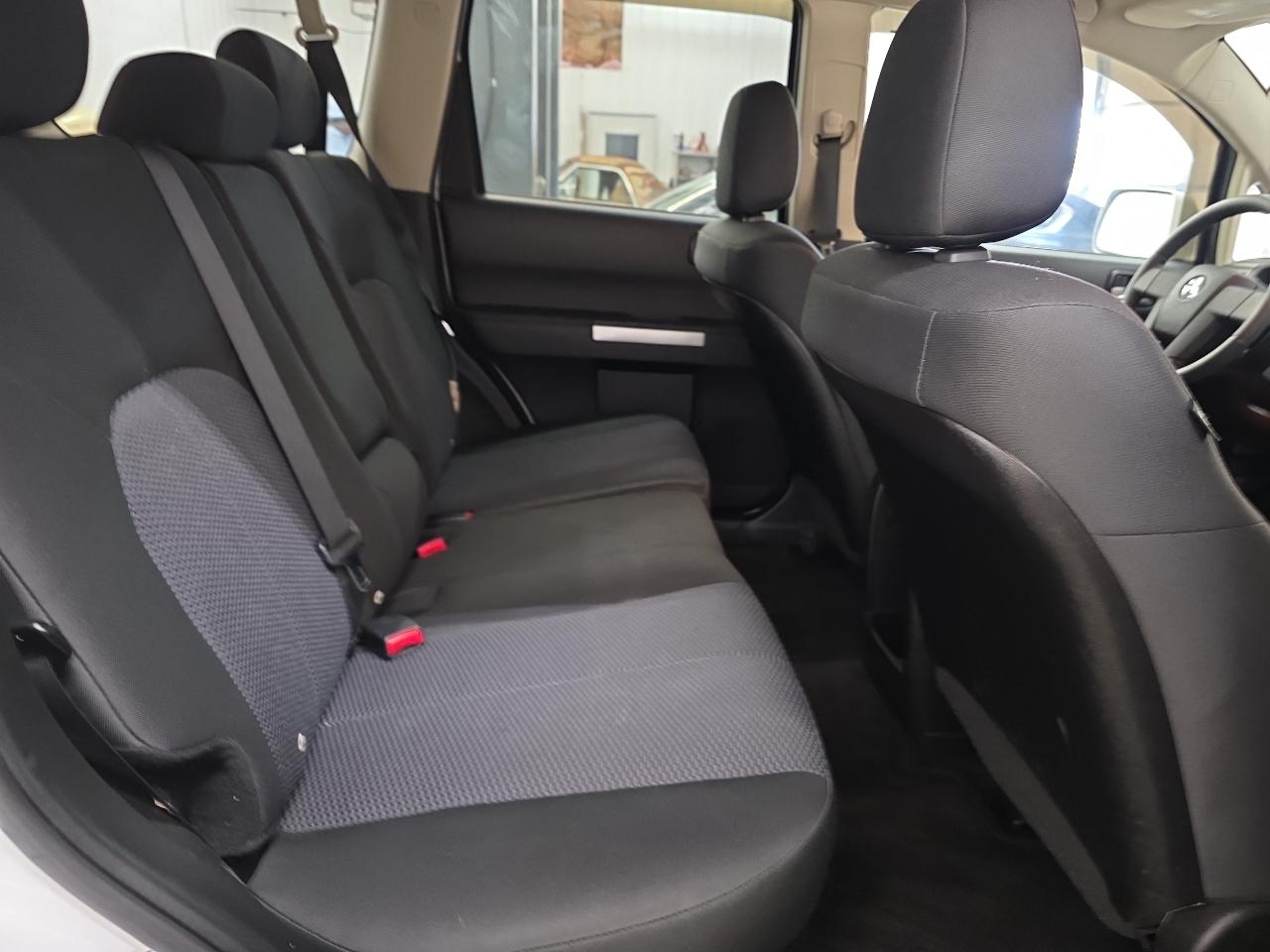 Mitsubishi Endeavor AWD 4dr LS 2011