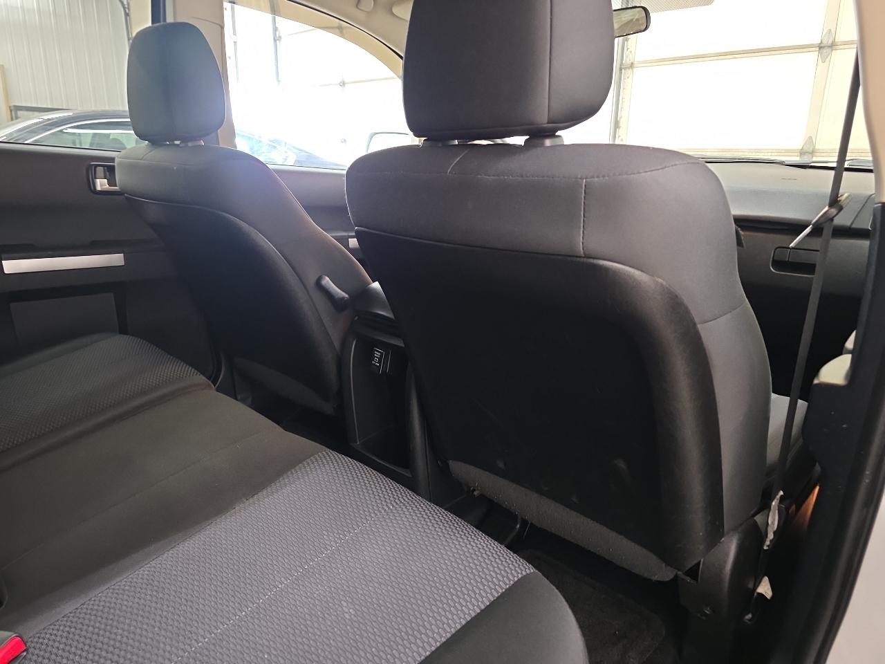 Mitsubishi Endeavor AWD 4dr LS 2011