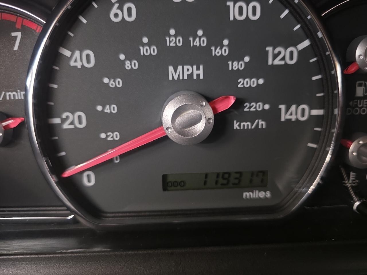 Mitsubishi Endeavor AWD 4dr LS 2011