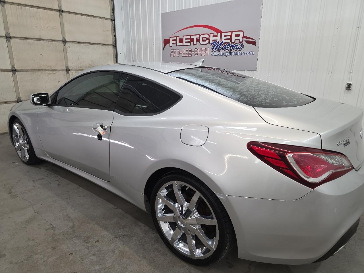 Hyundai Genesis Coupe 2dr I4 2.0T Auto 2013