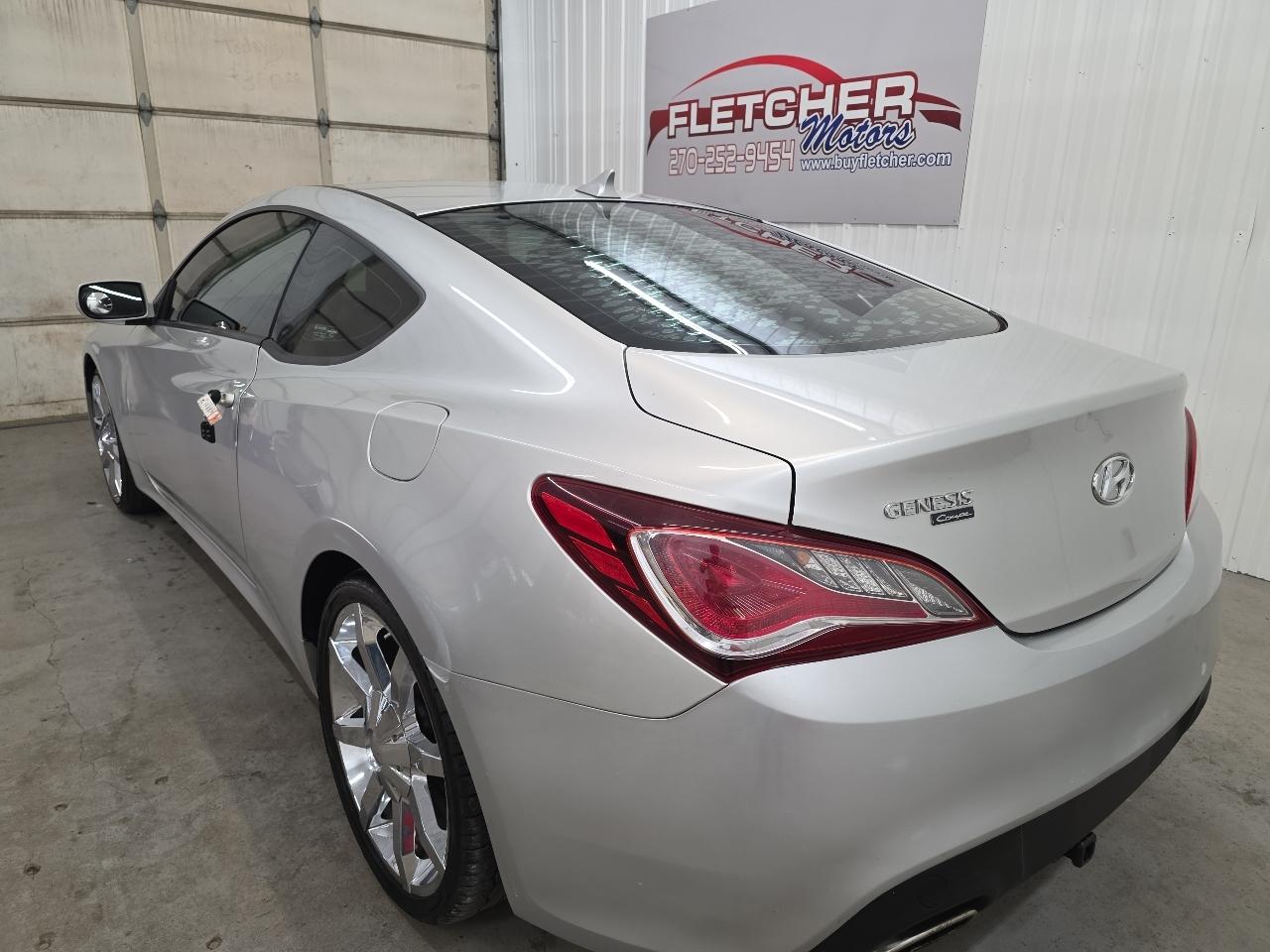 Hyundai Genesis Coupe 2dr I4 2.0T Auto 2013