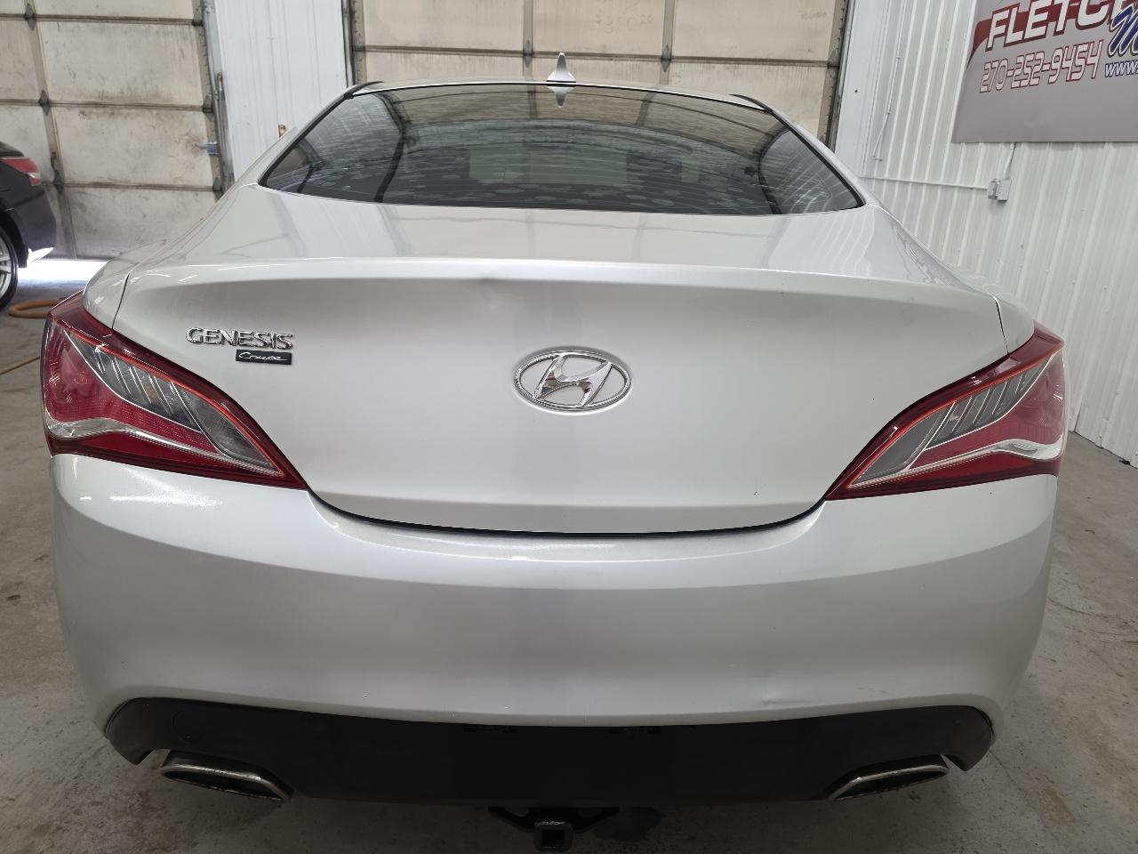 Hyundai Genesis Coupe 2dr I4 2.0T Auto 2013