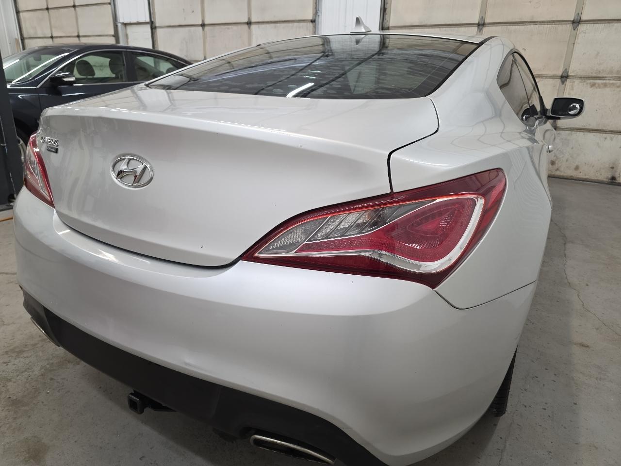 Hyundai Genesis Coupe 2dr I4 2.0T Auto 2013