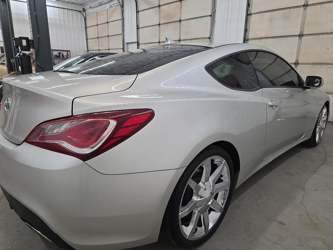Hyundai Genesis Coupe 2dr I4 2.0T Auto 2013