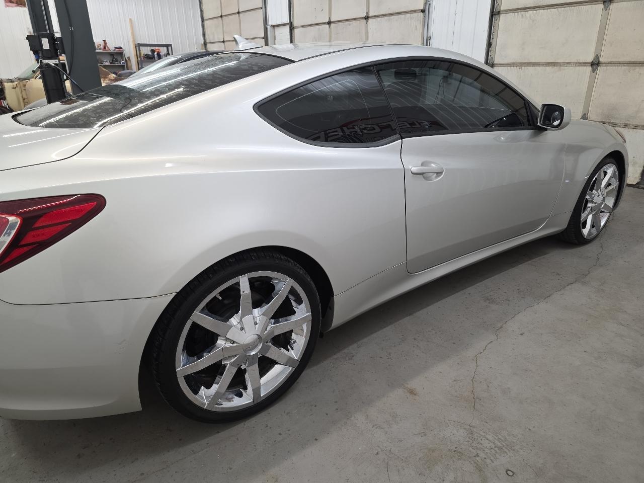 Hyundai Genesis Coupe 2dr I4 2.0T Auto 2013