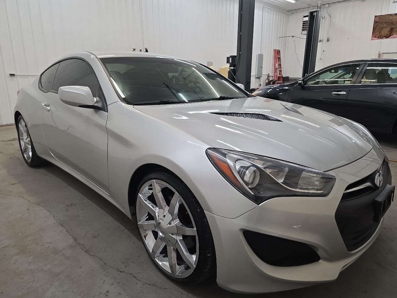 Hyundai Genesis Coupe 2dr I4 2.0T Auto 2013