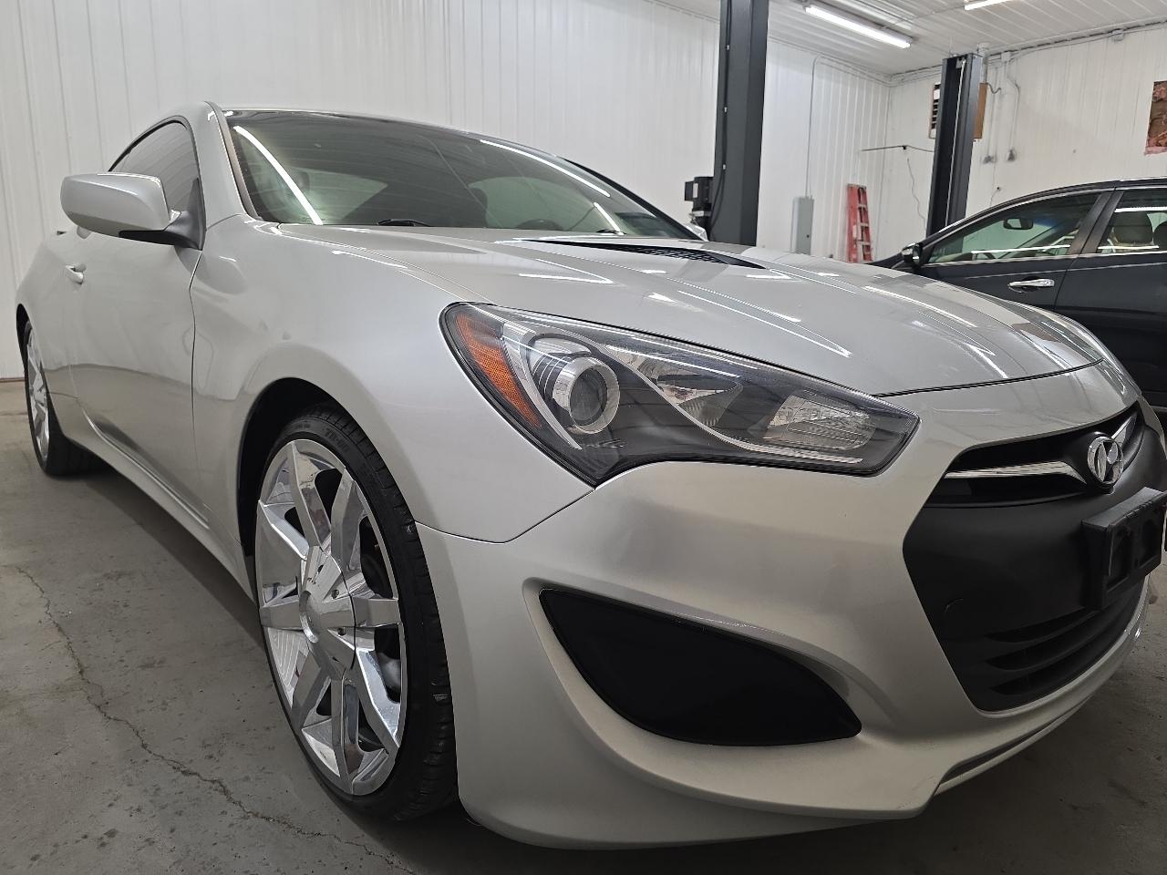 Hyundai Genesis Coupe 2dr I4 2.0T Auto 2013