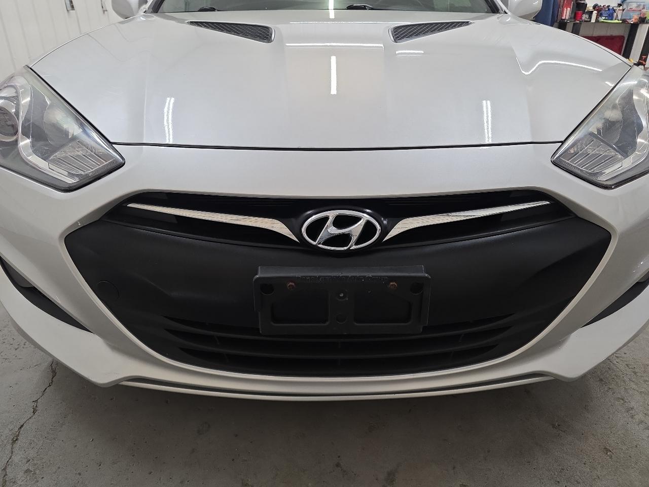 Hyundai Genesis Coupe 2dr I4 2.0T Auto 2013