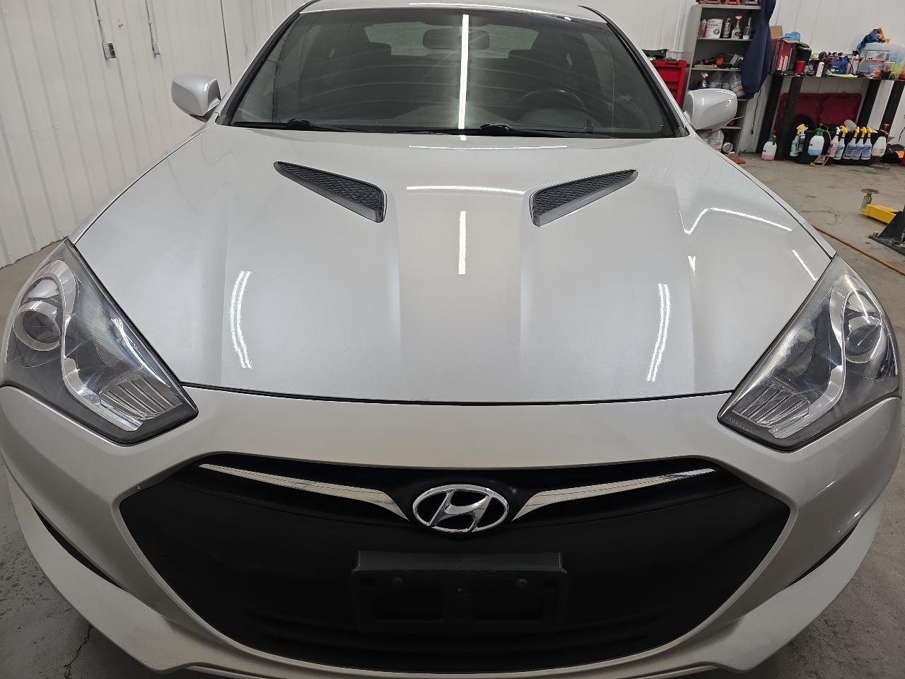 Hyundai Genesis Coupe 2dr I4 2.0T Auto 2013