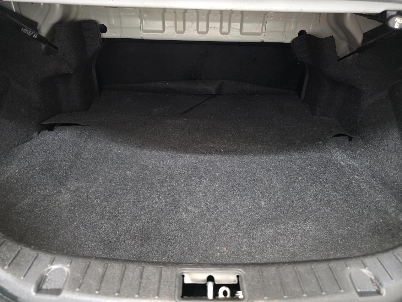 Hyundai Genesis Coupe 2dr I4 2.0T Auto 2013