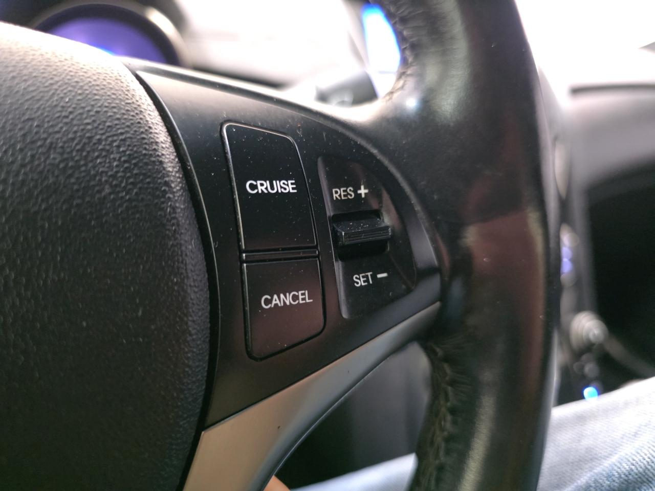 Hyundai Genesis Coupe 2dr I4 2.0T Auto 2013