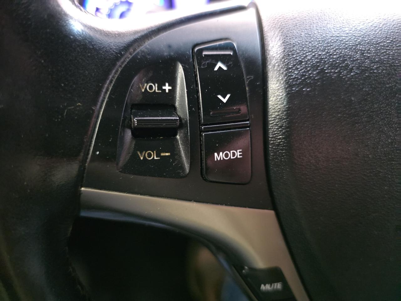 Hyundai Genesis Coupe 2dr I4 2.0T Auto 2013