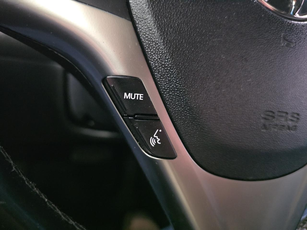 Hyundai Genesis Coupe 2dr I4 2.0T Auto 2013