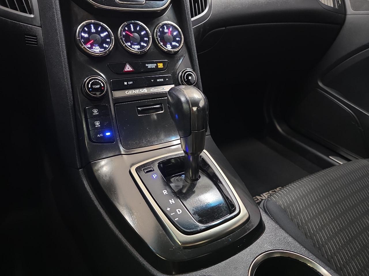 Hyundai Genesis Coupe 2dr I4 2.0T Auto 2013