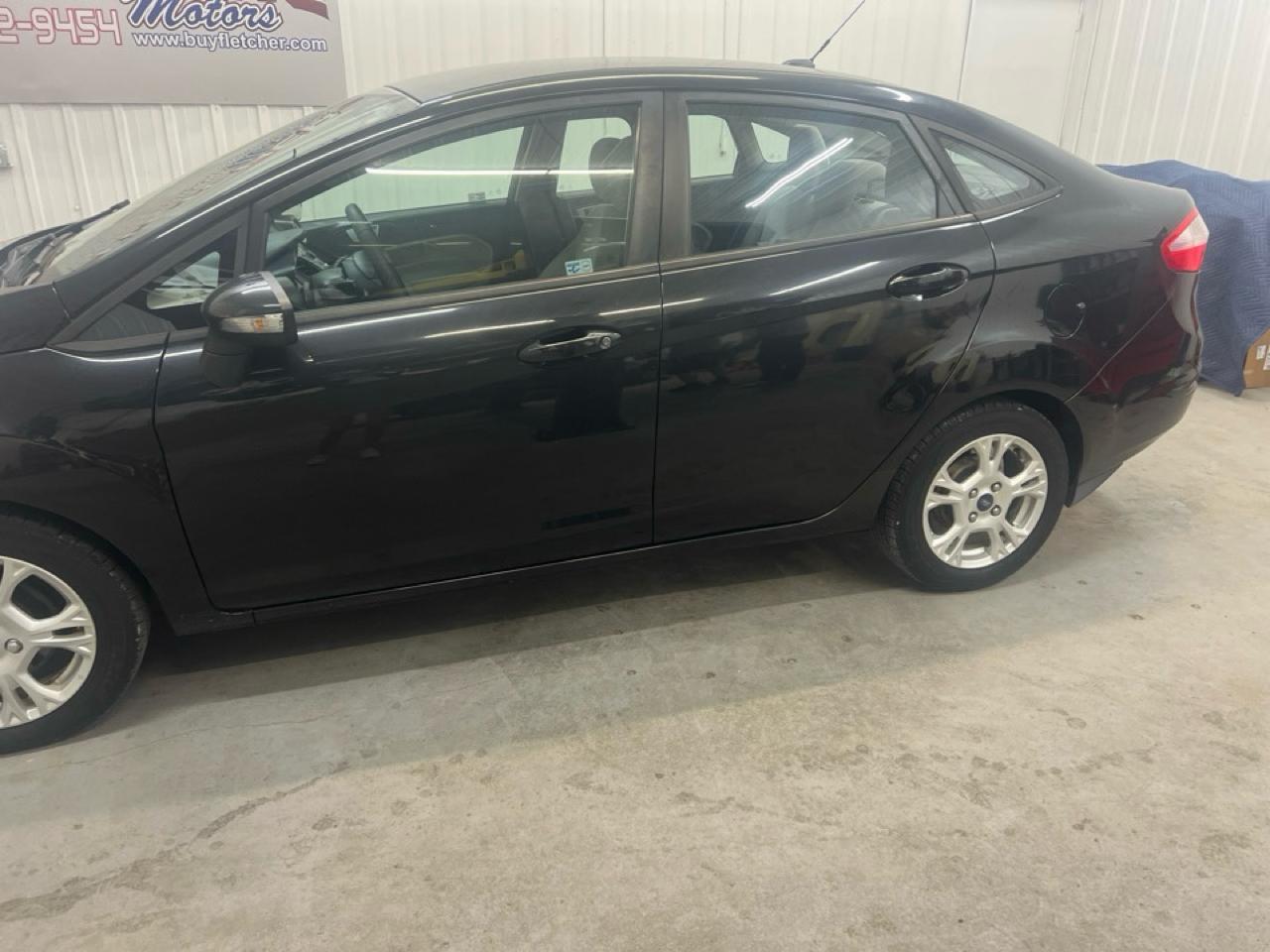 Ford Fiesta 4dr Sdn SE 2014