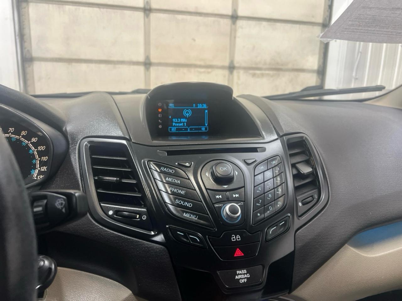 Ford Fiesta 4dr Sdn SE 2014