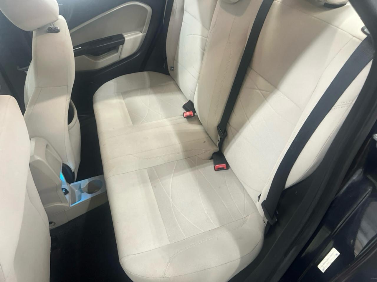 Ford Fiesta 4dr Sdn SE 2014