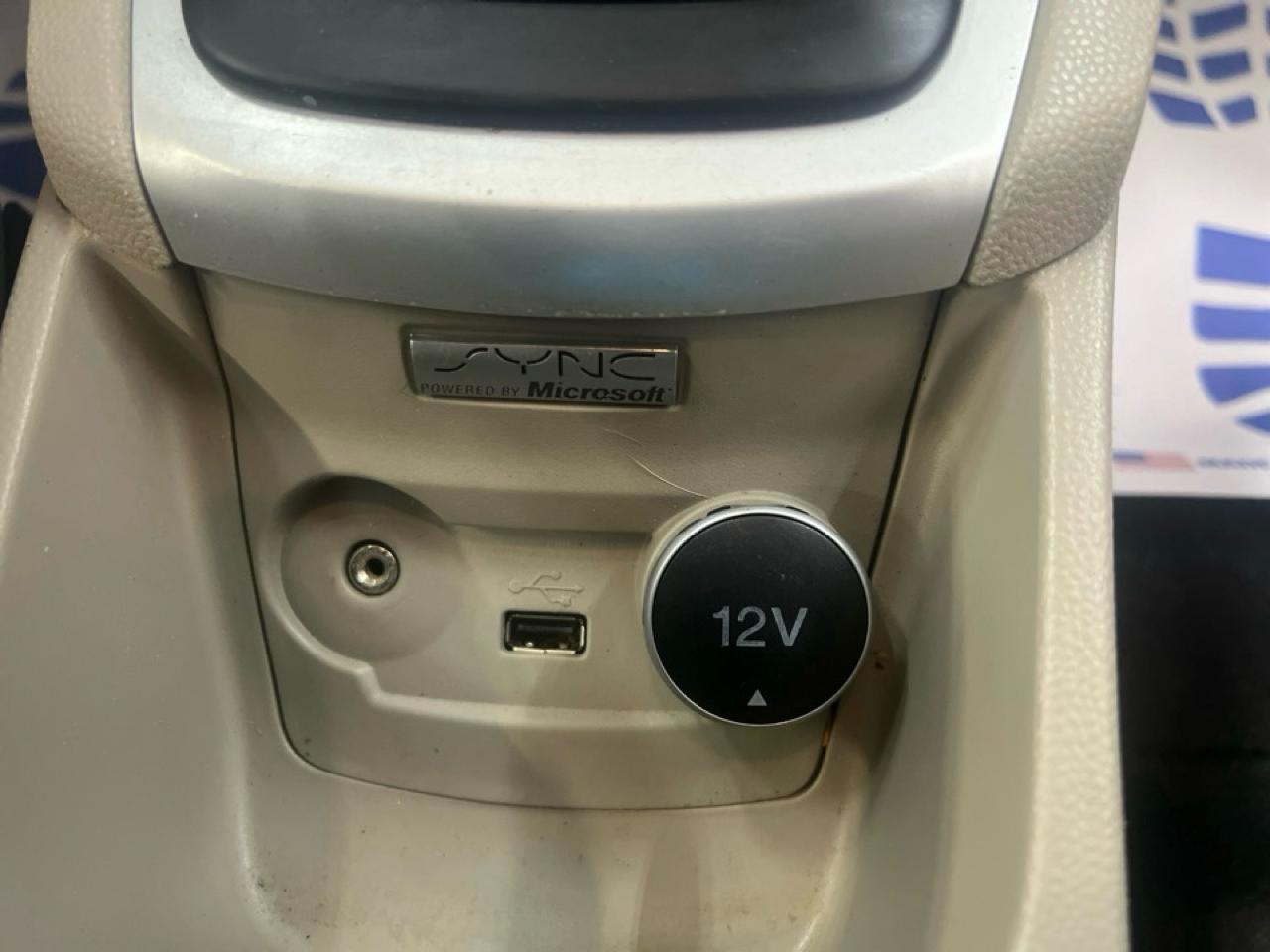 Ford Fiesta 4dr Sdn SE 2014