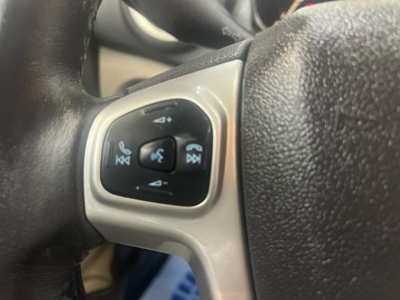 Ford Fiesta 4dr Sdn SE 2014