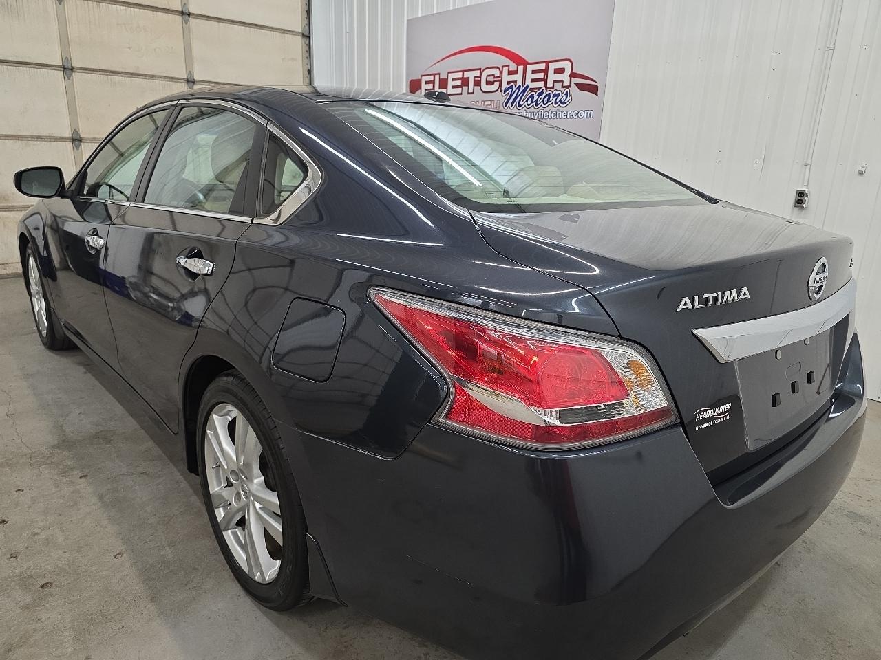 Nissan Altima 4dr Sdn V6 3.5 SL *Ltd Avail* 2015