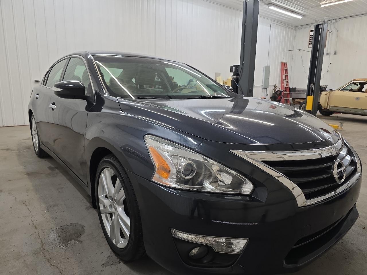 Nissan Altima 4dr Sdn V6 3.5 SL *Ltd Avail* 2015