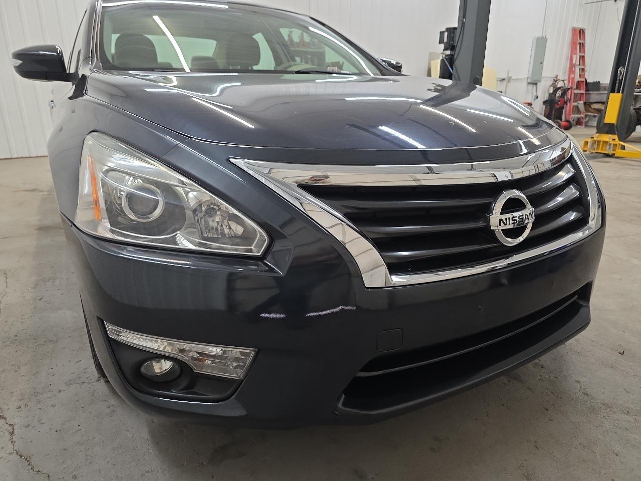 Nissan Altima 4dr Sdn V6 3.5 SL *Ltd Avail* 2015