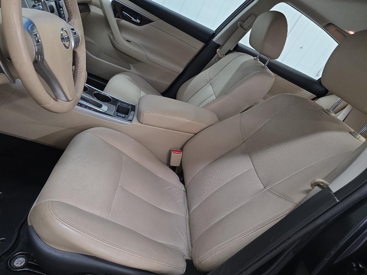 Nissan Altima 4dr Sdn V6 3.5 SL *Ltd Avail* 2015