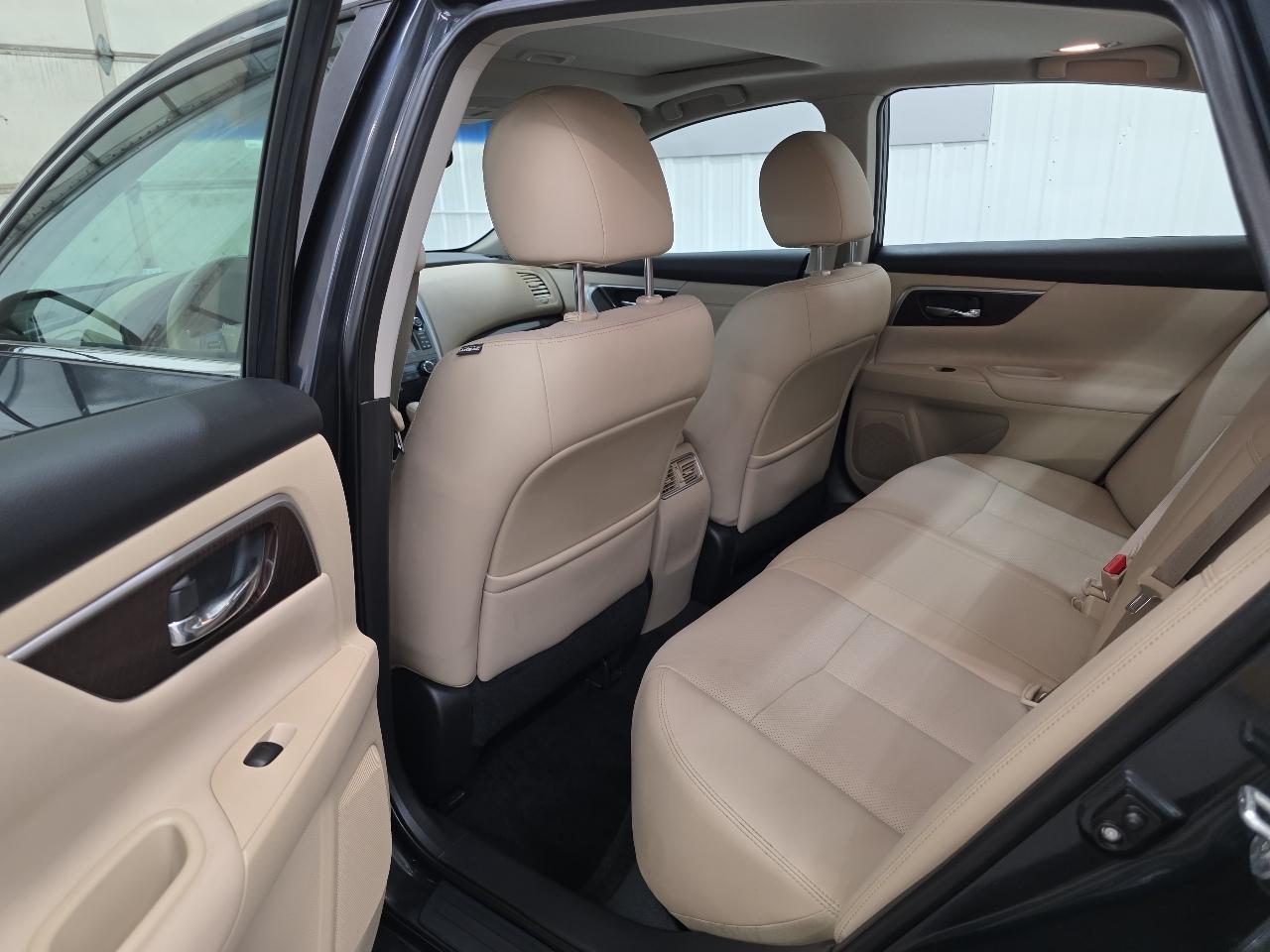 Nissan Altima 4dr Sdn V6 3.5 SL *Ltd Avail* 2015