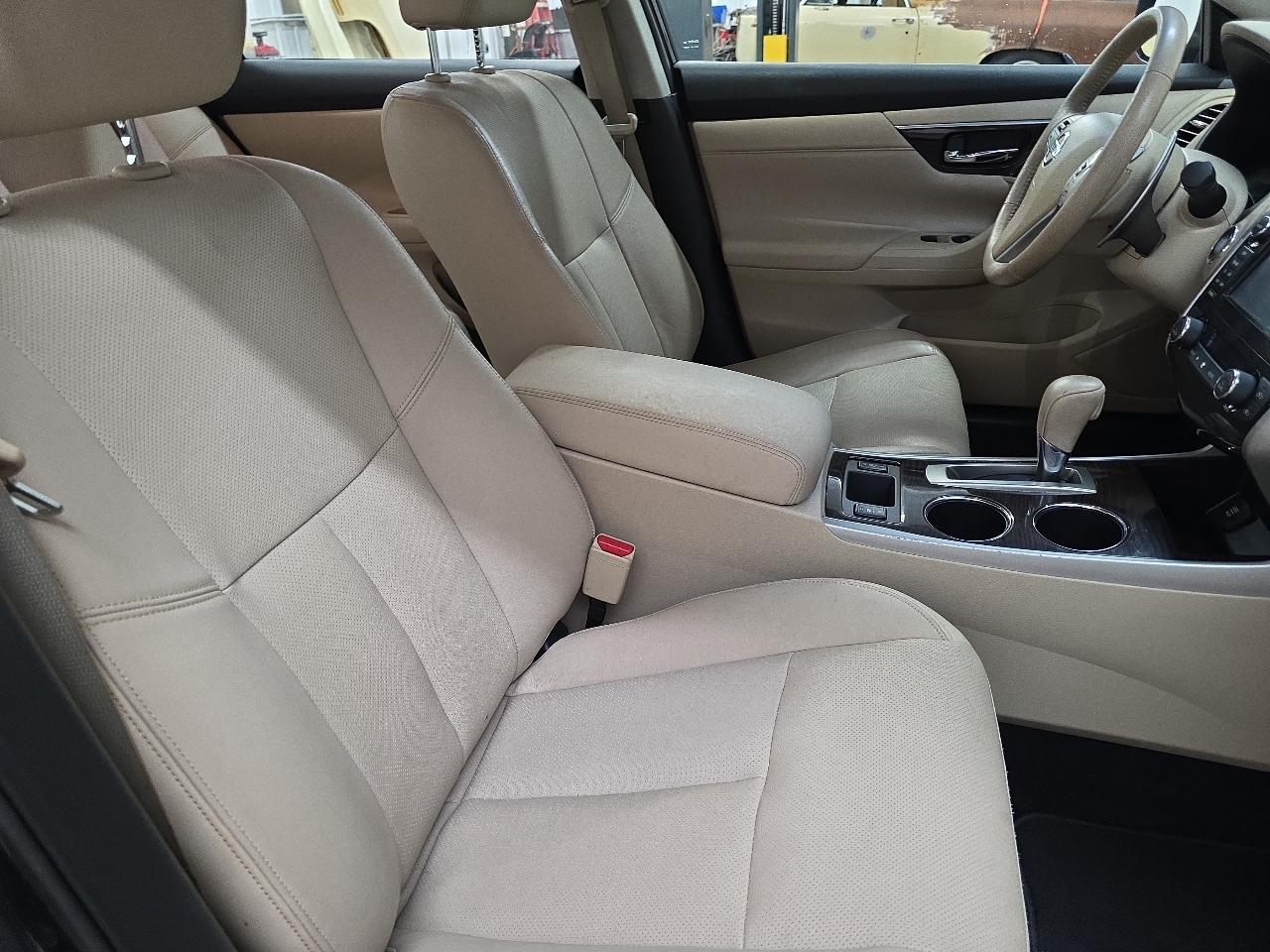 Nissan Altima 4dr Sdn V6 3.5 SL *Ltd Avail* 2015