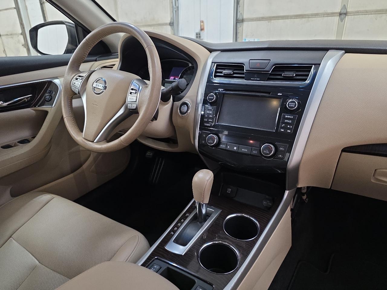 Nissan Altima 4dr Sdn V6 3.5 SL *Ltd Avail* 2015