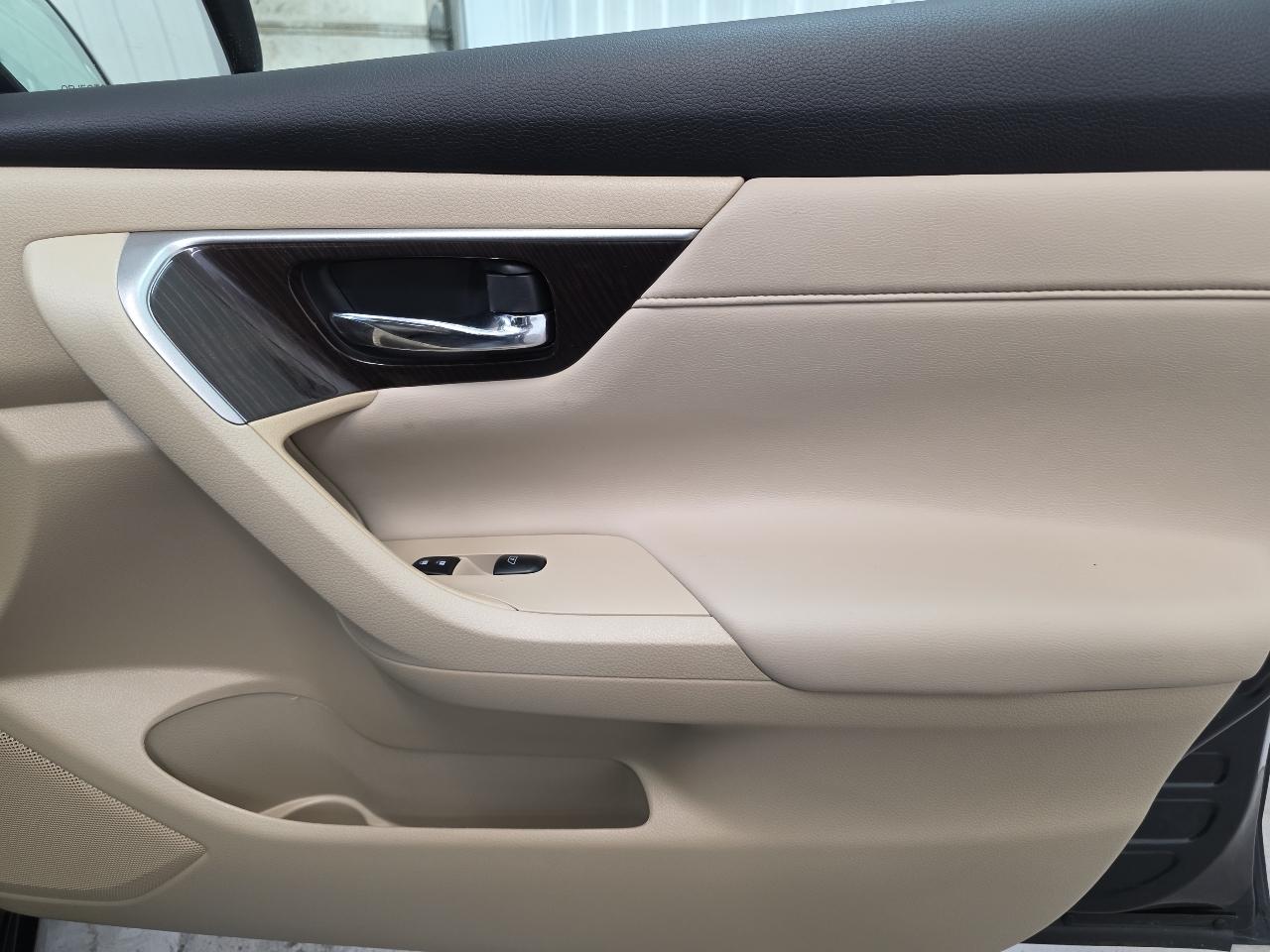 Nissan Altima 4dr Sdn V6 3.5 SL *Ltd Avail* 2015