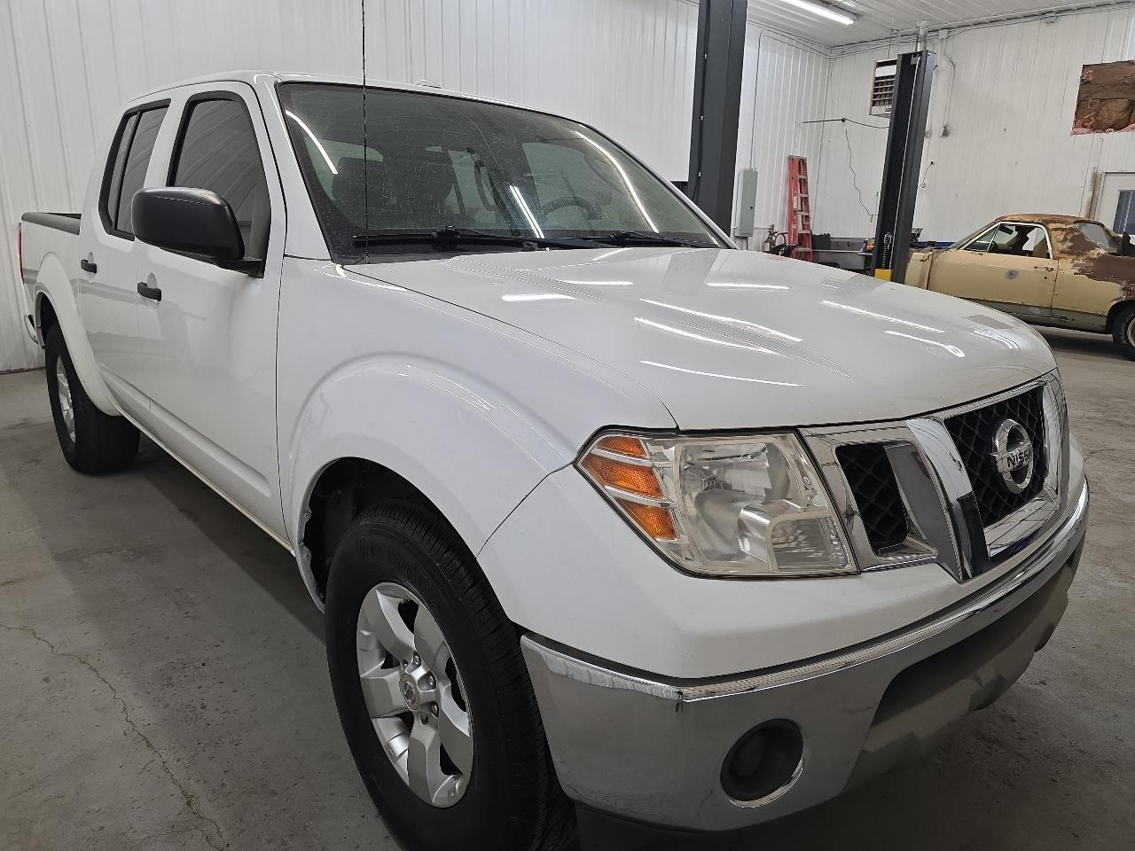 Nissan Frontier 2WD Crew Cab SWB Auto SV 2011