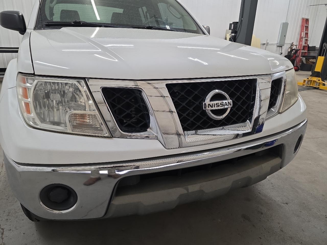 Nissan Frontier 2WD Crew Cab SWB Auto SV 2011