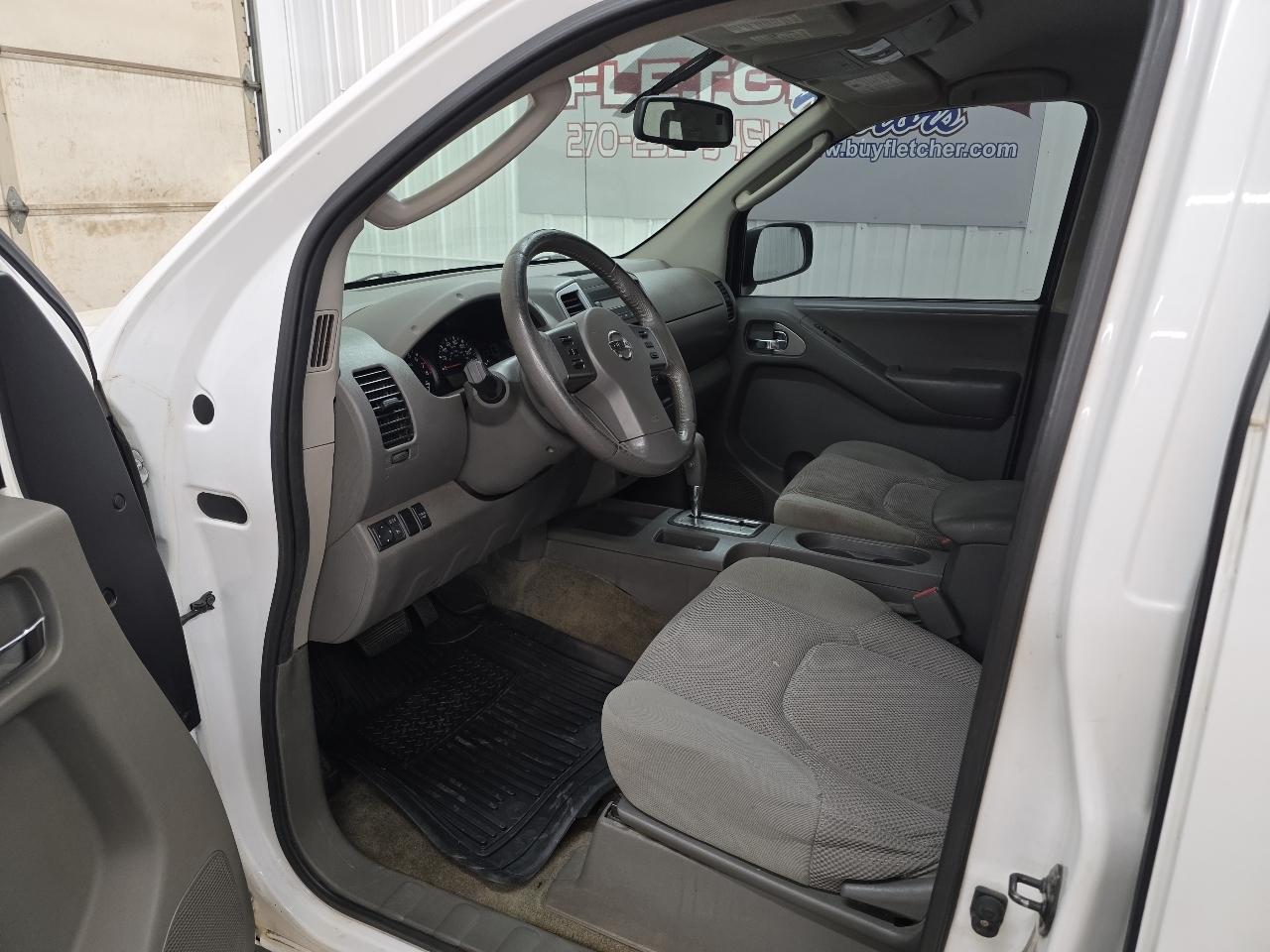 Nissan Frontier 2WD Crew Cab SWB Auto SV 2011