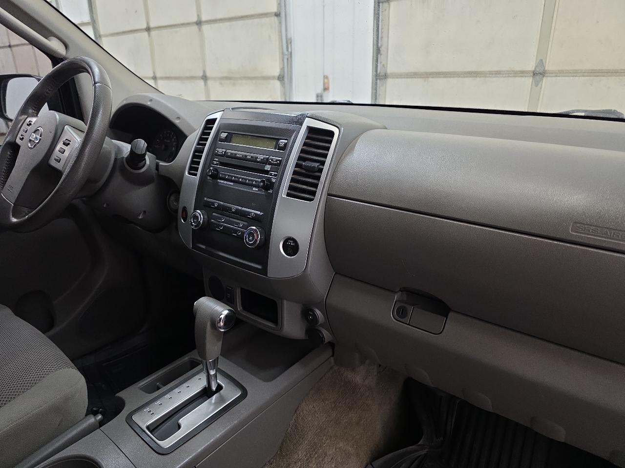 Nissan Frontier 2WD Crew Cab SWB Auto SV 2011