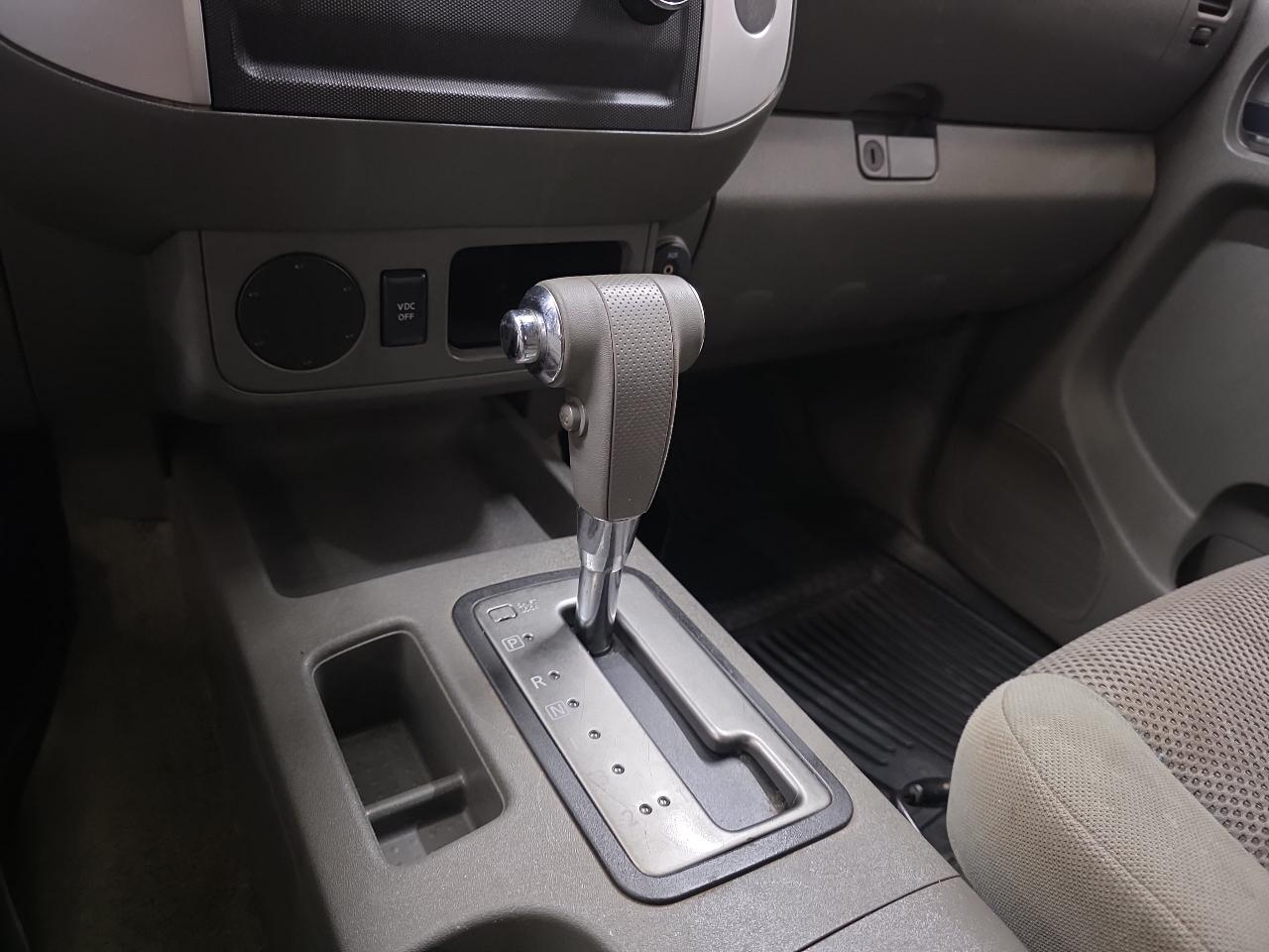 Nissan Frontier 2WD Crew Cab SWB Auto SV 2011