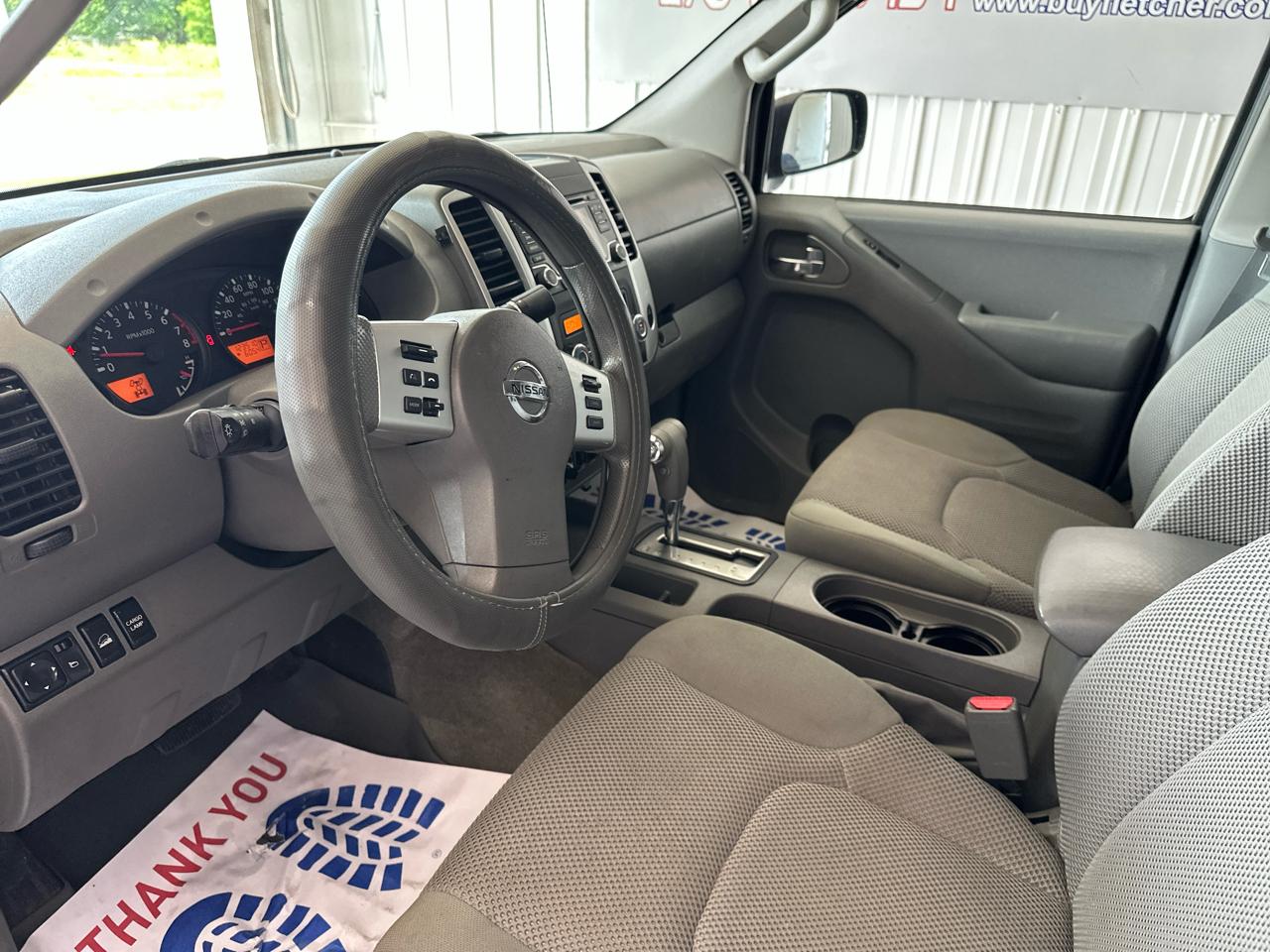 Nissan Frontier 4WD Crew Cab SWB Auto SV 2015