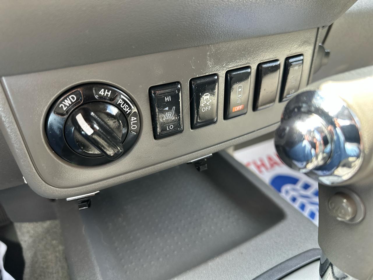 Nissan Frontier 4WD Crew Cab SWB Auto SV 2015