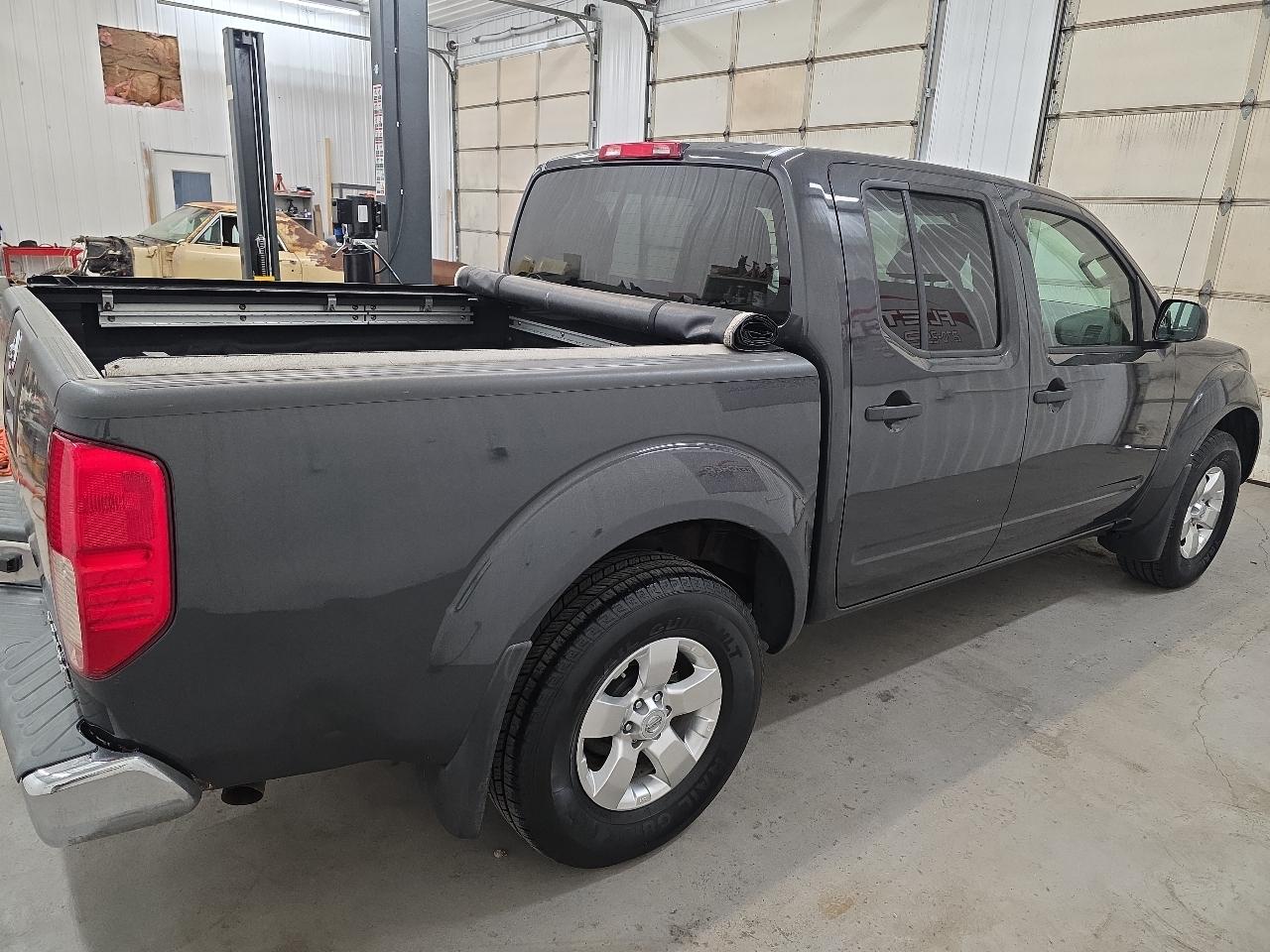 Nissan Frontier 4WD Crew Cab SWB Auto SV 2012
