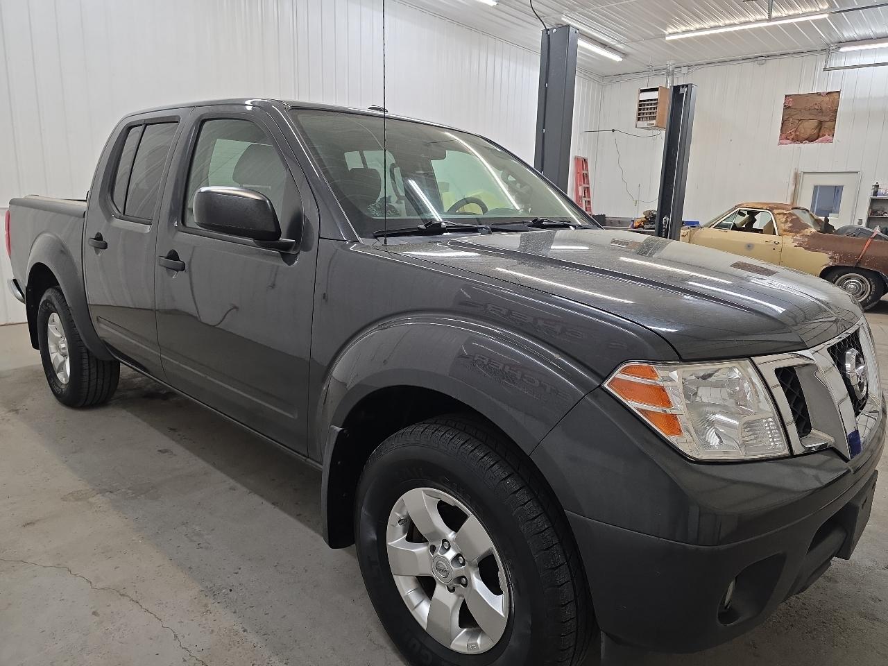 Nissan Frontier 4WD Crew Cab SWB Auto SV 2012