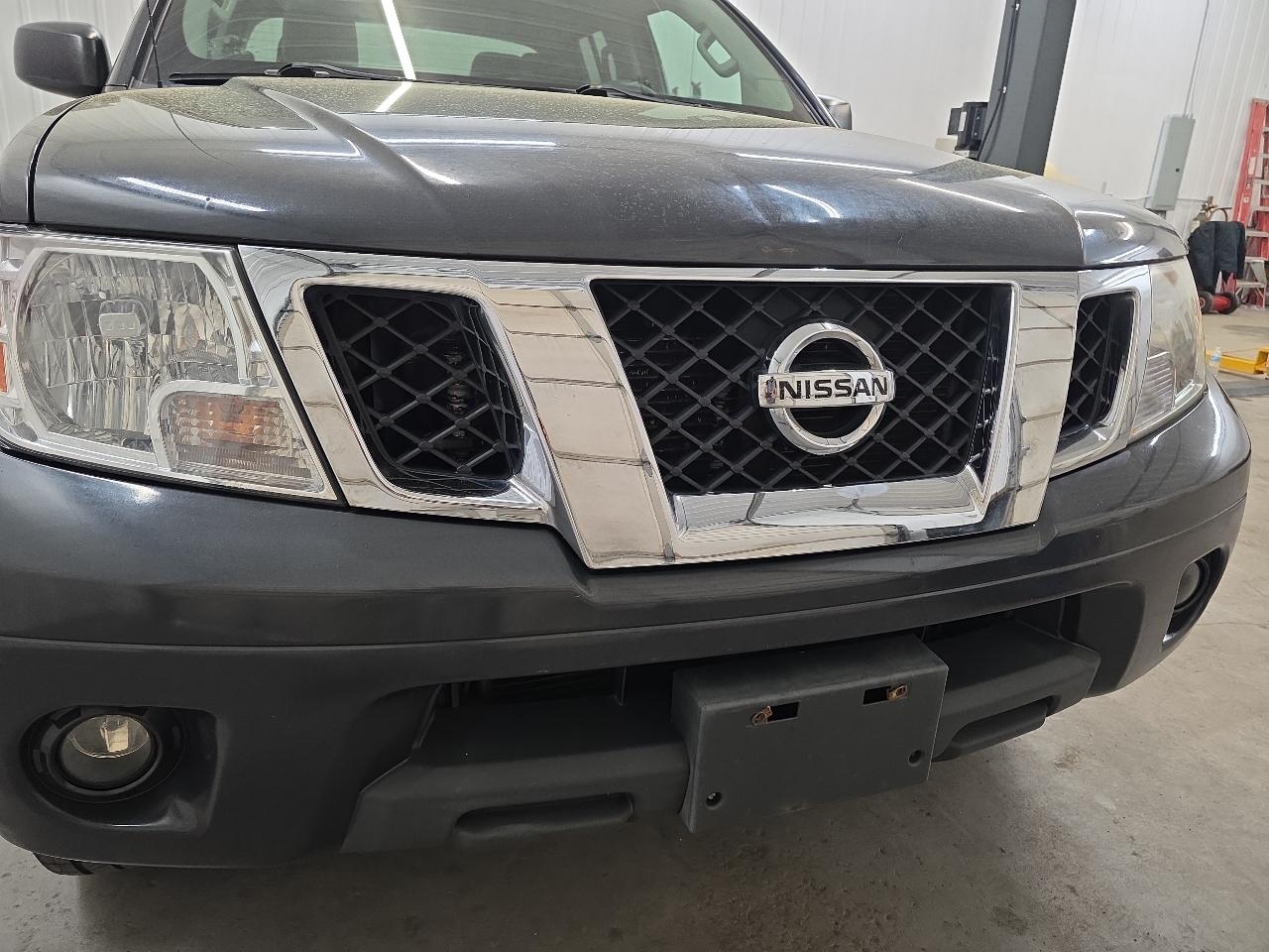 Nissan Frontier 4WD Crew Cab SWB Auto SV 2012