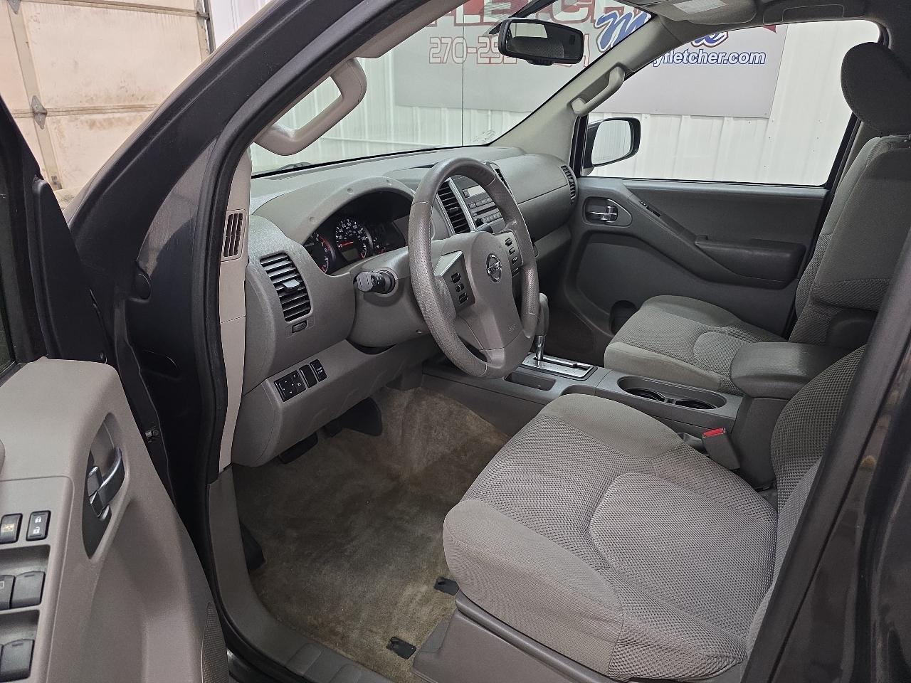 Nissan Frontier 4WD Crew Cab SWB Auto SV 2012