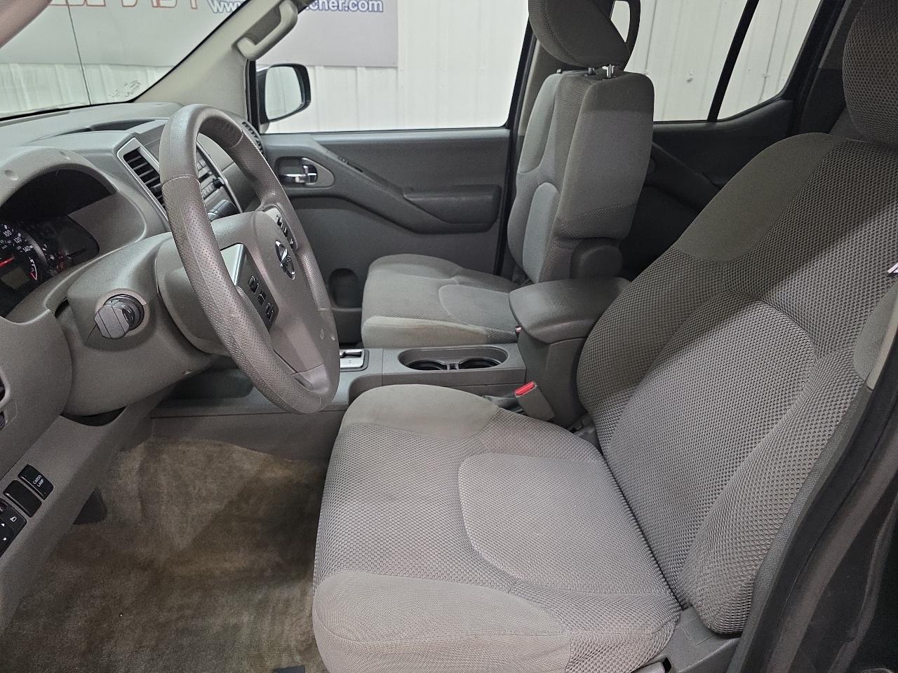 Nissan Frontier 4WD Crew Cab SWB Auto SV 2012