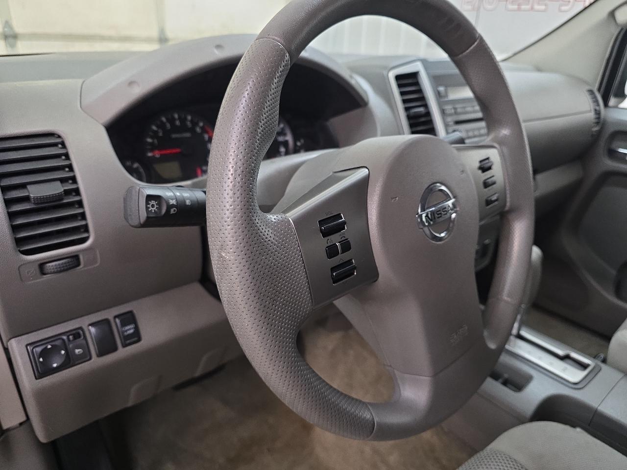 Nissan Frontier 4WD Crew Cab SWB Auto SV 2012