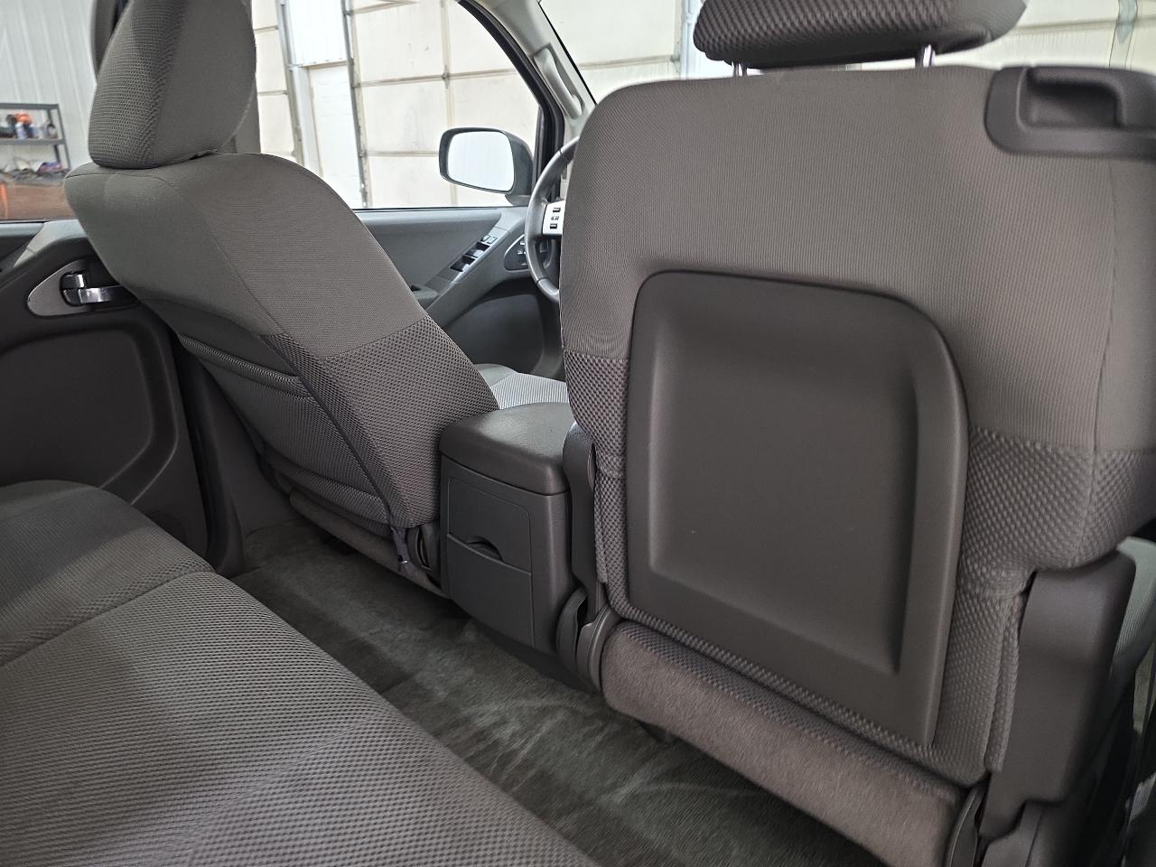 Nissan Frontier 4WD Crew Cab SWB Auto SV 2012