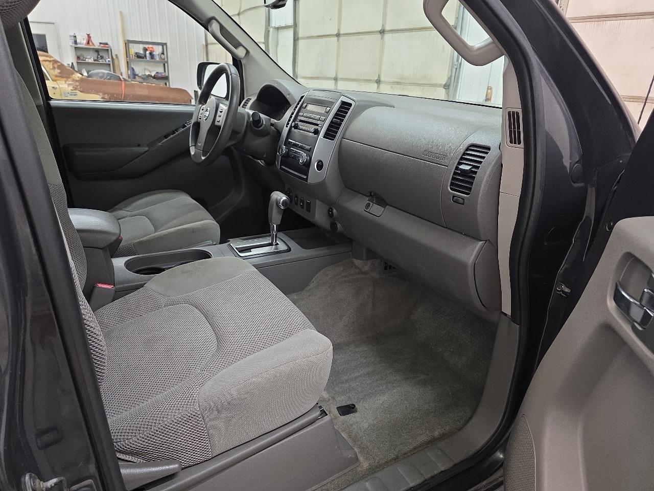 Nissan Frontier 4WD Crew Cab SWB Auto SV 2012