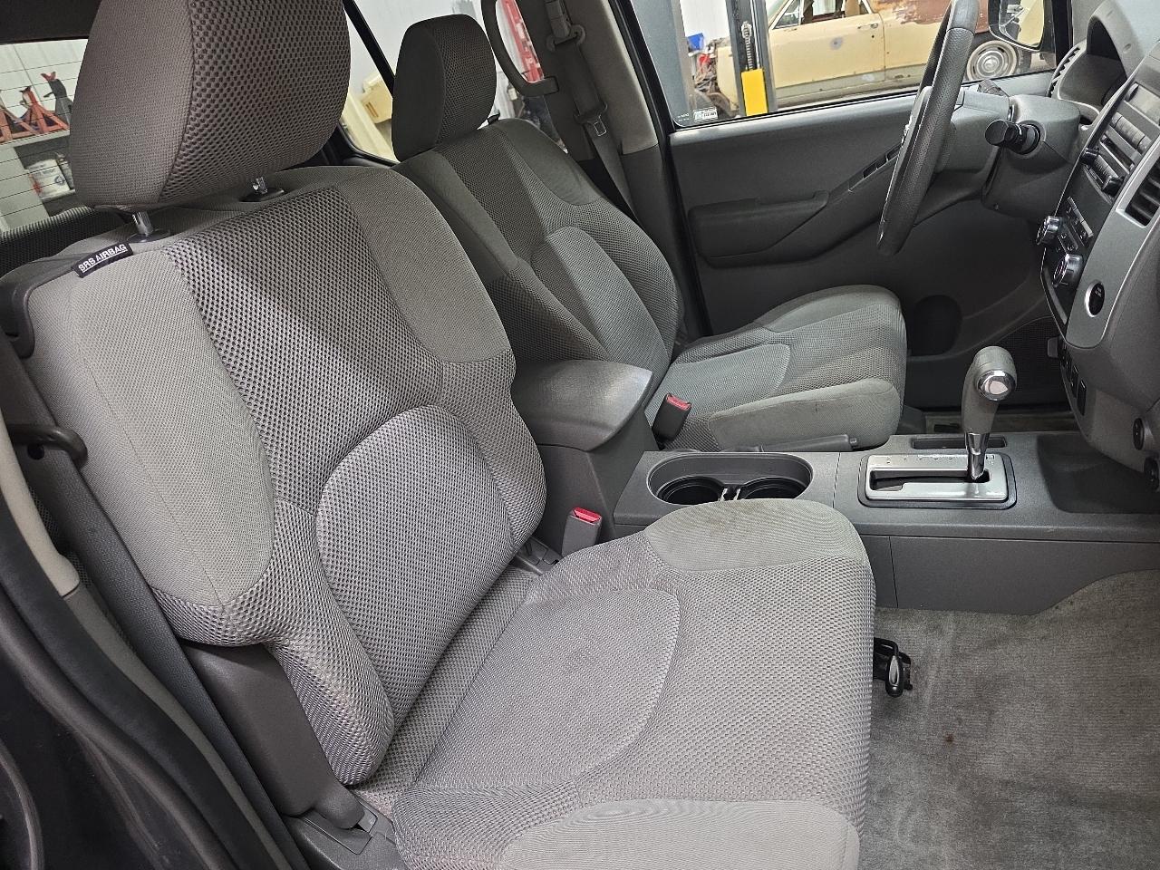 Nissan Frontier 4WD Crew Cab SWB Auto SV 2012