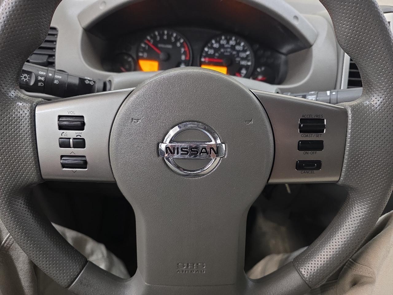 Nissan Frontier 4WD Crew Cab SWB Auto SV 2012