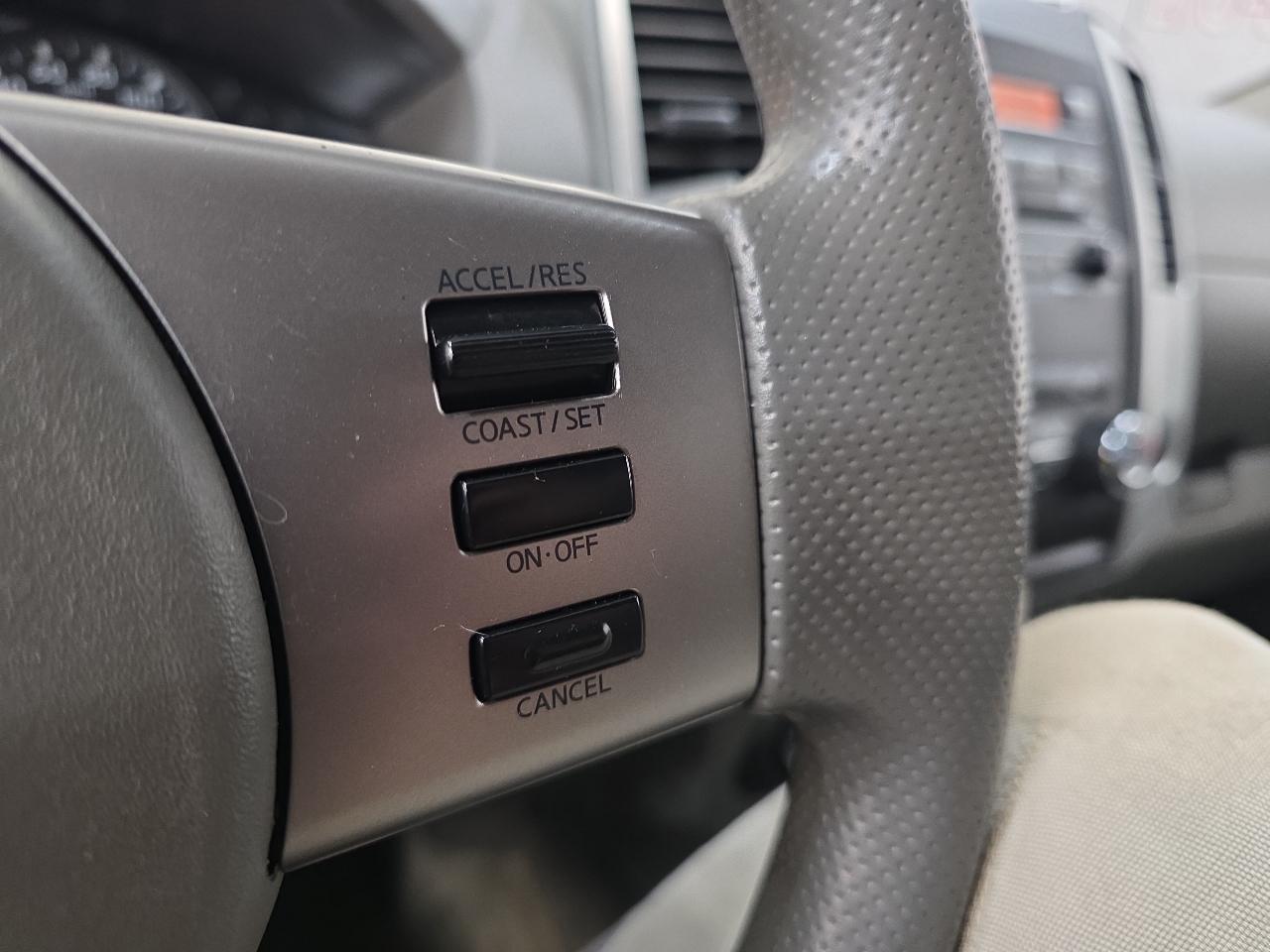 Nissan Frontier 4WD Crew Cab SWB Auto SV 2012