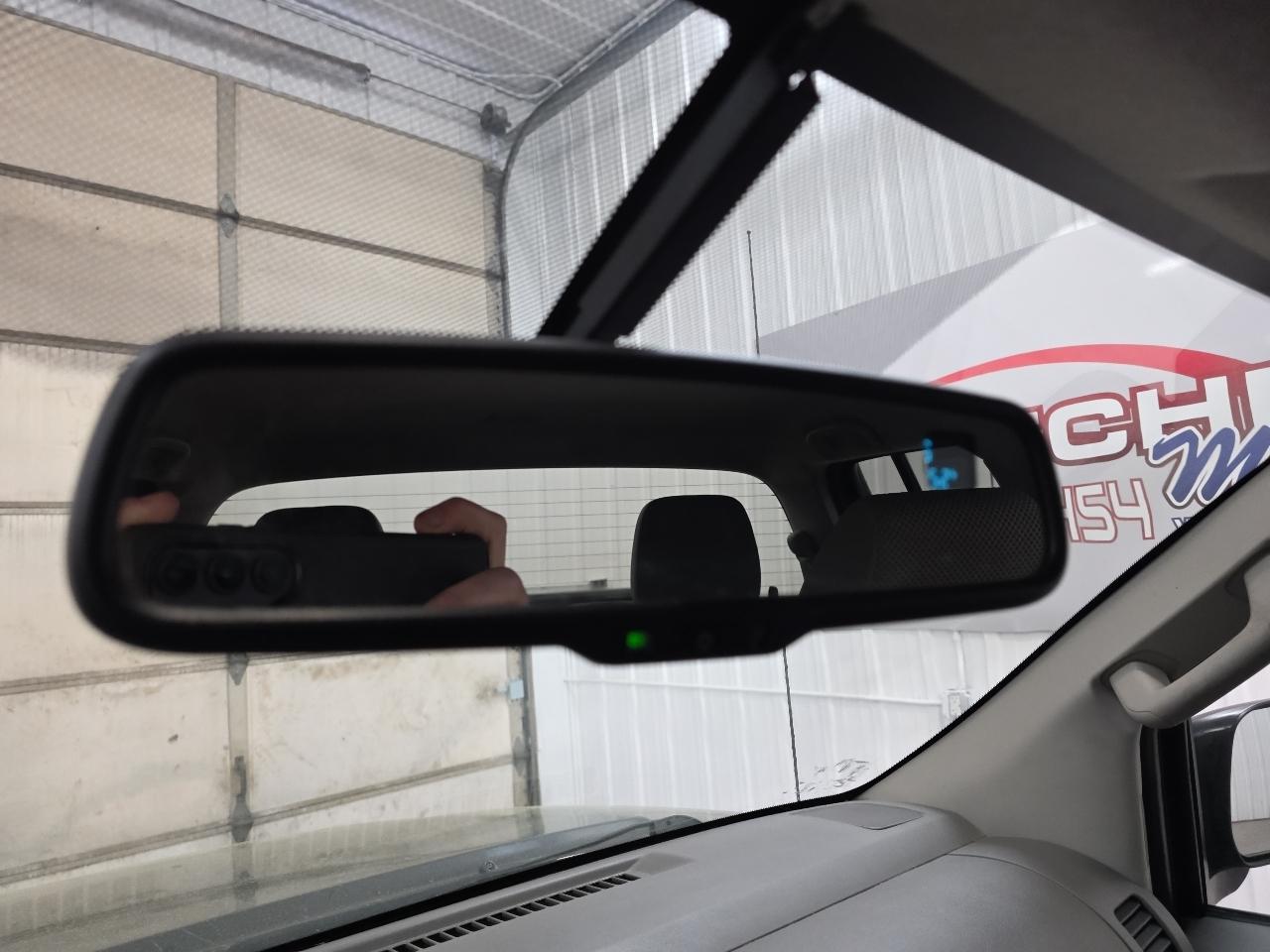 Nissan Frontier 4WD Crew Cab SWB Auto SV 2012